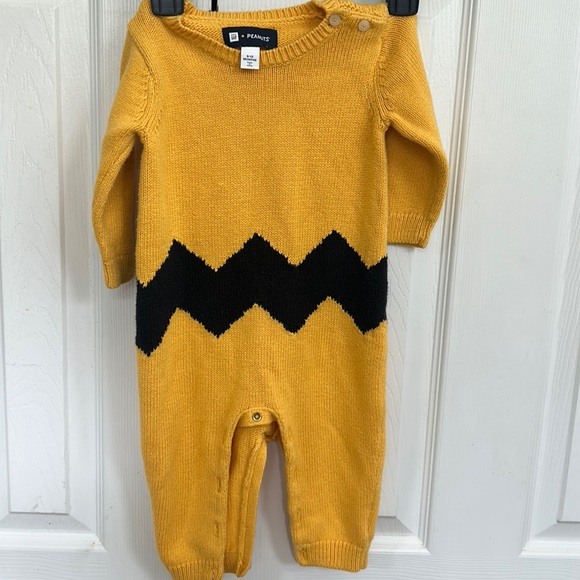 GAP Other - Gap x Peanut Charlie Brown Knit Romper